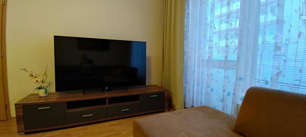 Appartamento 2 Izbovy Byt 60M2 V Centre Na Bakossovej, 24H Self Checkin Banská Bystrica Esterno foto