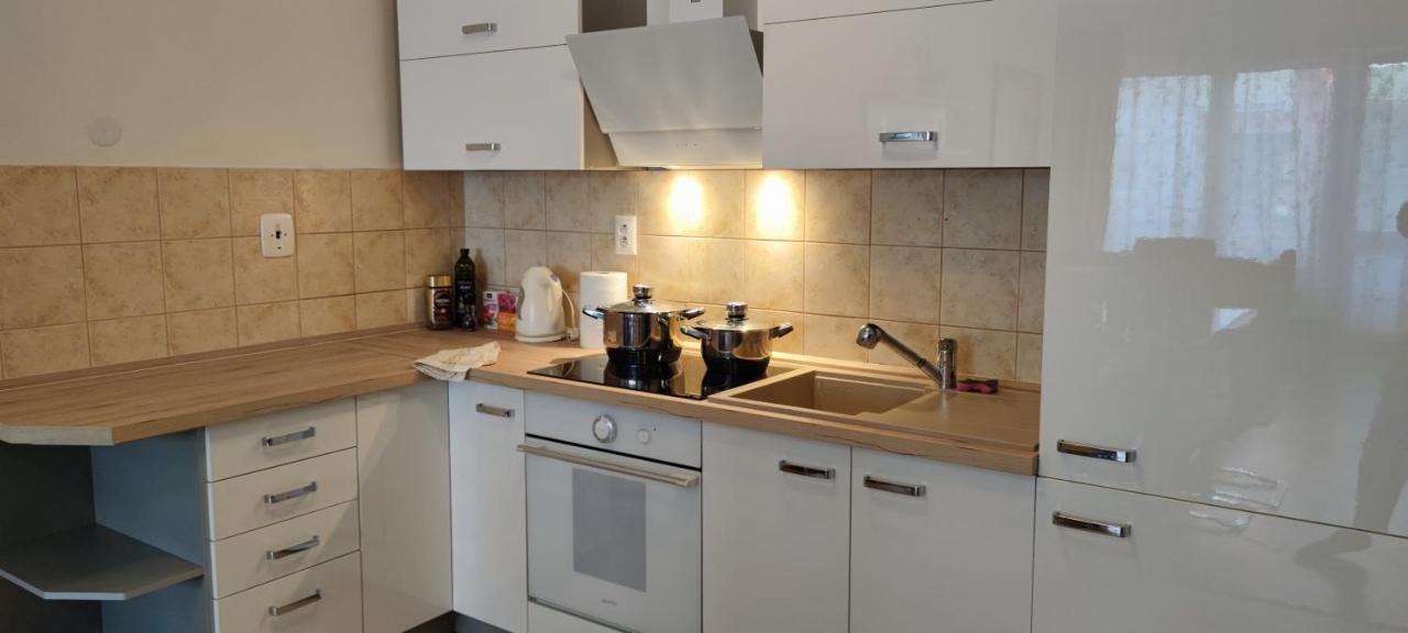 Appartamento 2 Izbovy Byt 60M2 V Centre Na Bakossovej, 24H Self Checkin Banská Bystrica Esterno foto